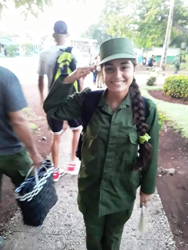 MarianaPre78265's tweet photo. Rocío pronto será estudiante de periodismo, pero antes cumplirá con el Servicio Militar.
La imagen tiene la palabra.
Felicidades muchacha.
#GenteQ https://t.co/EGoWA41JqW