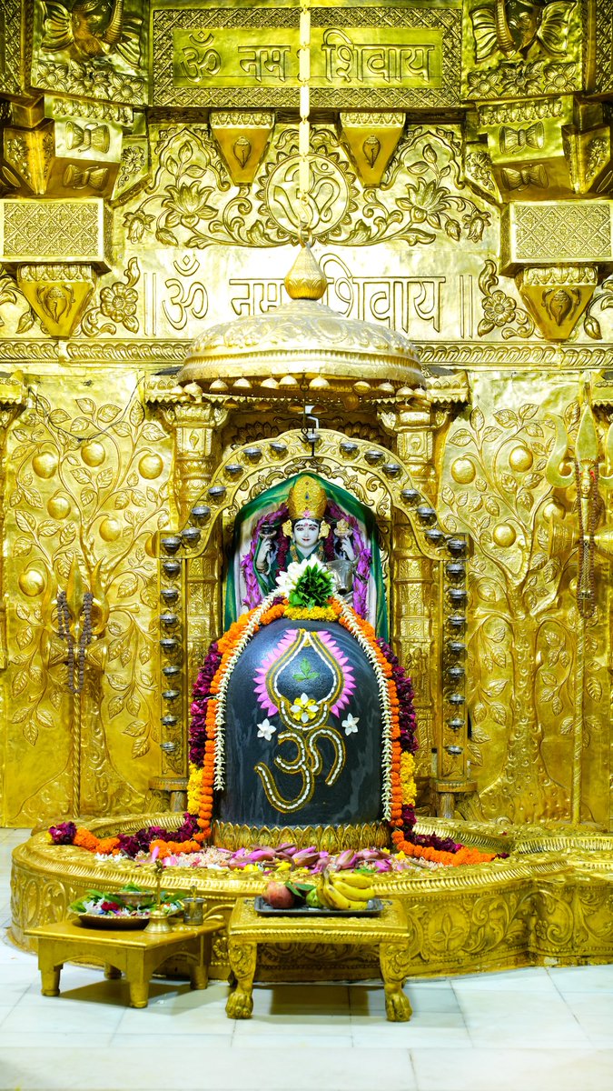 Somnath_Temple's tweet image. श्री सोमनाथ महादेव मंदिर,
प्रथम ज्योतिर्लिंग - गुजरात (सौराष्ट्र)
दिनांकः 23 सितम्बर 2024, भाद्रपद कृष्ण षष्ठी - सोमवार
प्रातः श्रृंगार
09245329
#somnath #mahadev #shivji
#bhakti #somnathlivedarshan #somnathtemple