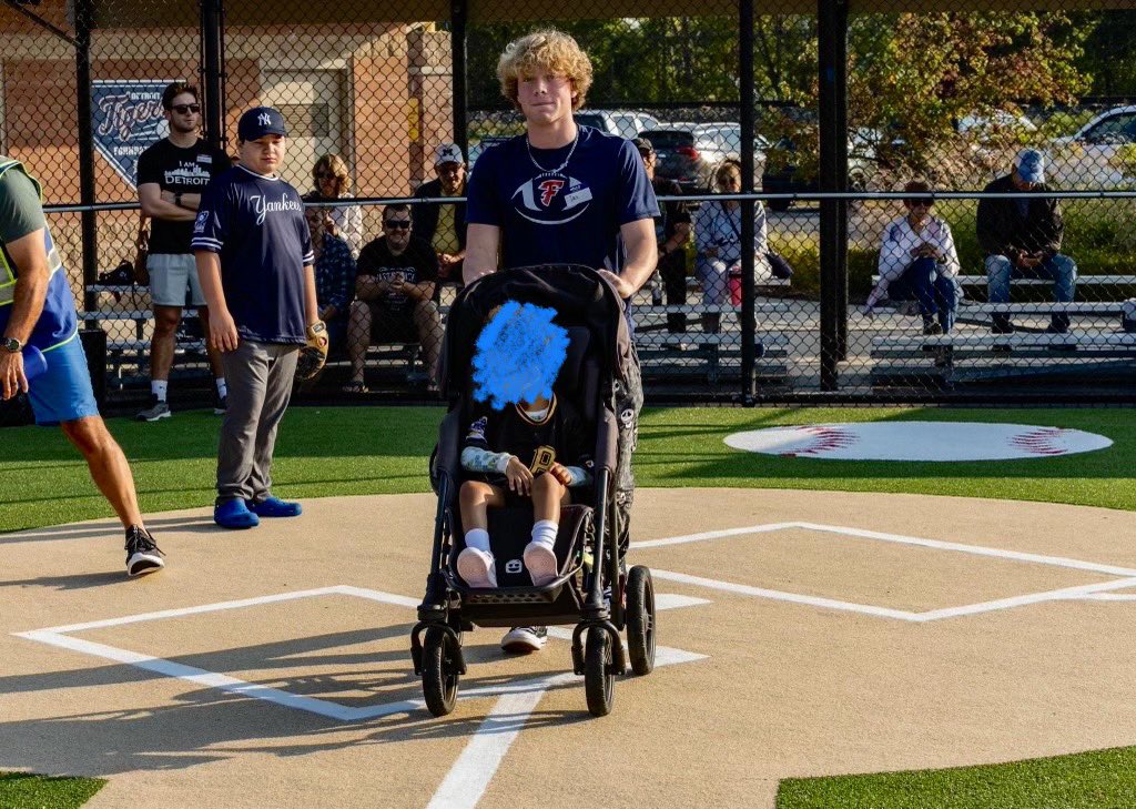 Ian Snyder (@ian_snyder04) on Twitter photo I had a great time spending my last couple of weekends volunteering at the miracle league in Plymouth! <a href="/FranklinMADE_AD/">Livonia Franklin Athletics</a> <a href="/FranklinFootbal/">Franklin Football</a> <a href="/coopsiud/">Cooper Siudak</a> <a href="/CoachLBell/">Lamar Bell</a> <a href="/coachdrewvaz/">Andrew Vazquez</a> <a href="/CoachHill_41/">Ty Hill</a> I had a great time spending my last couple of weekends volunteering at the miracle league in Plymouth! <a href="/FranklinMADE_AD/">Livonia Franklin Athletics</a> <a href="/FranklinFootbal/">Franklin Football</a> <a href="/coopsiud/">Cooper Siudak</a> <a href="/CoachLBell/">Lamar Bell</a> <a href="/coachdrewvaz/">Andrew Vazquez</a> <a href="/CoachHill_41/">Ty Hill</a>