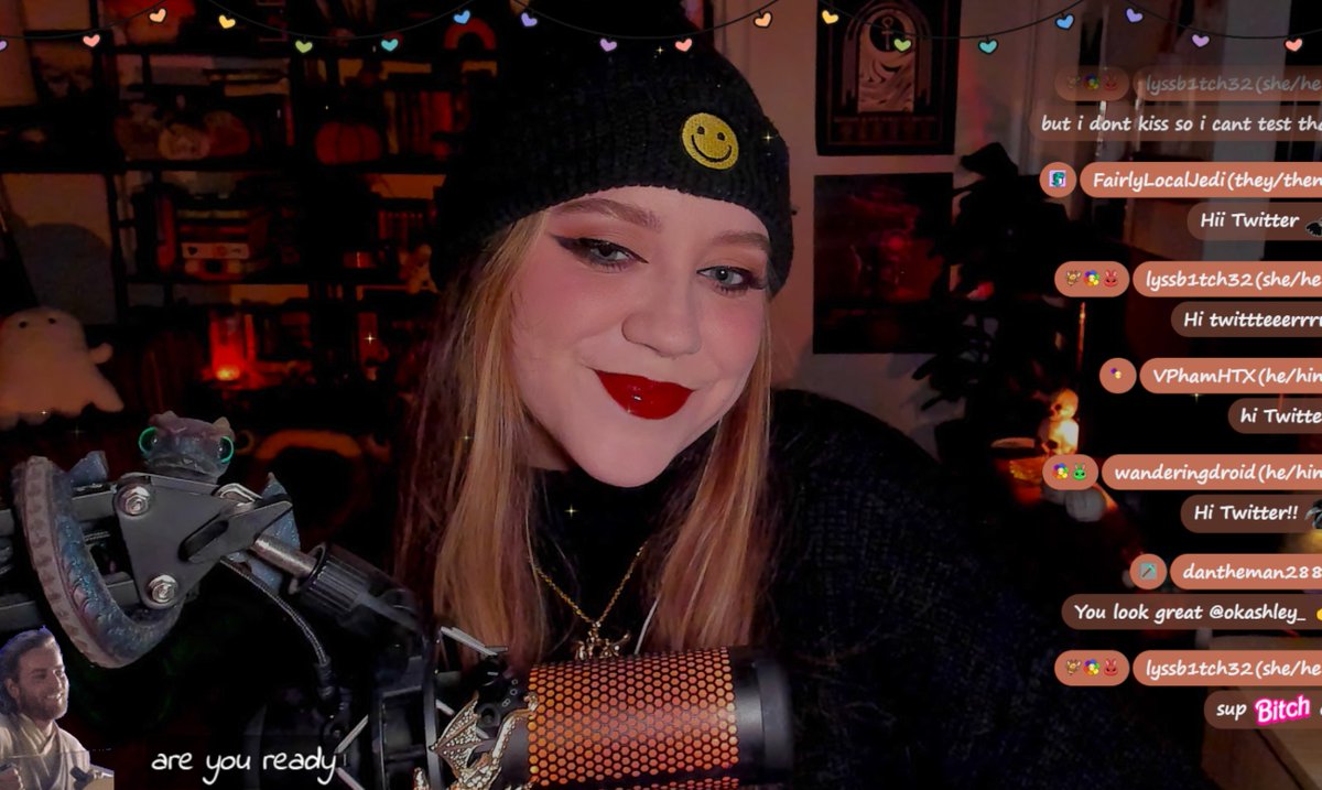 okashley_ttv's tweet photo. hi I'm live and I decided to do makeup today :) maybe doing art? twitch dot tv slash okashley_ https://t.co/TCnl010DAV