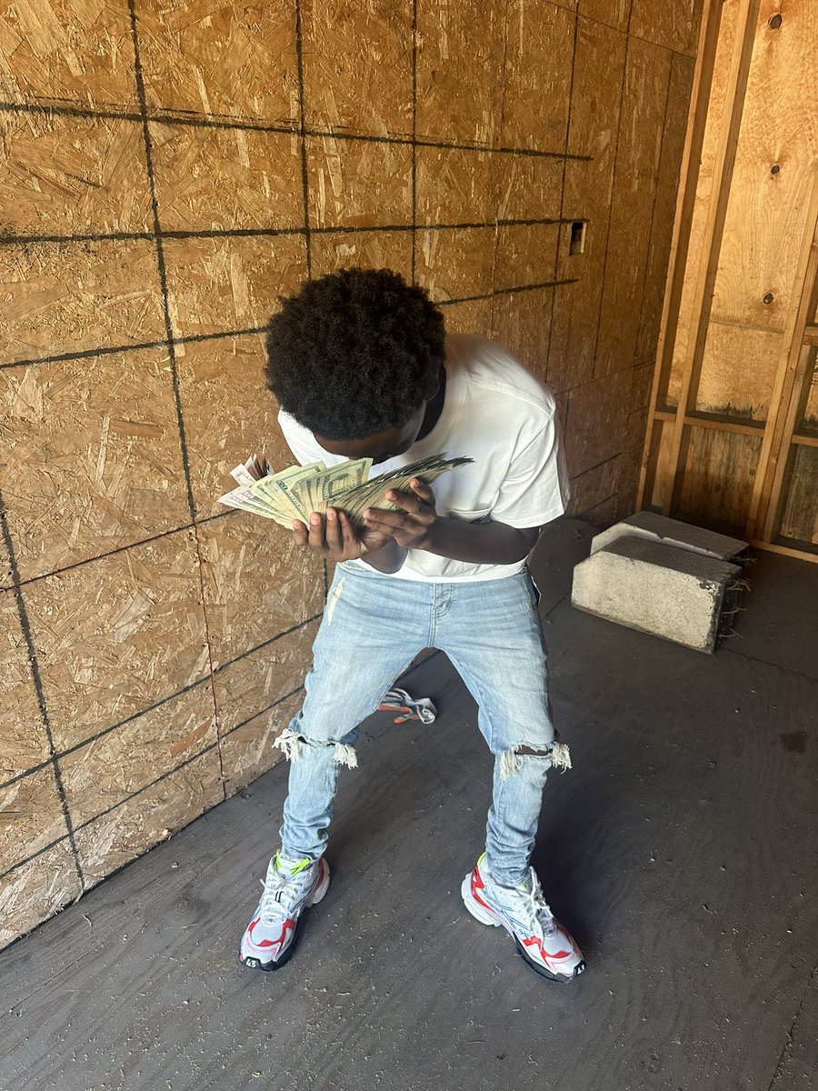 LulSam00's tweet image. 🤑