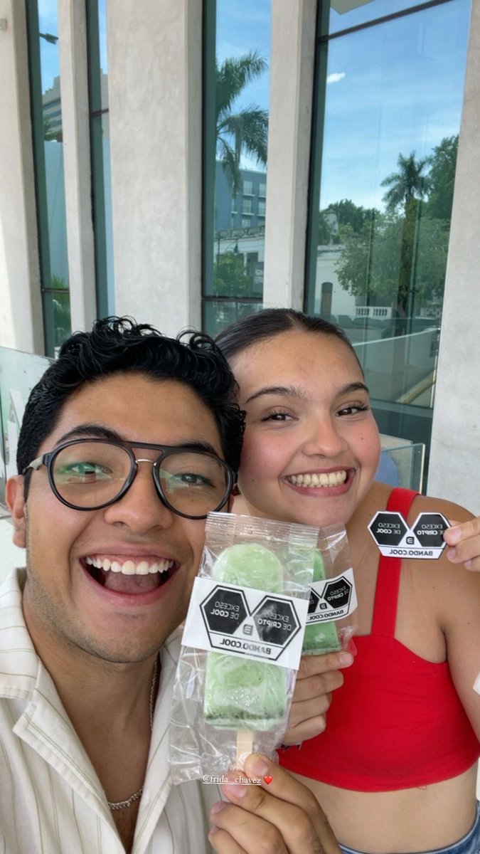 FridaChvez14's tweet photo. ¡Mi experiencia en #ETHMexico2024! 🇲🇽 

Pimpo impulsando la adopción de cripto 💸 #Arbitrum mejora #Ethereum 🚀 y las mujeres brillan en #Web3 💪 Además, @VitalikButerin habló sobre cripto y #IA 🤯

Gracias @ethereum_mexico @EF_ESP @TalentProtocol por esta oportunidad 🫶🏼 https://t.co/LVyEQw2AdK