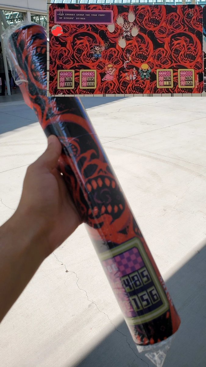 Definitely the best thing I bought at twitch con was this desk mat

Gonna post the vlog in the few days, who knows how long the editing will take...

10/10 con this year, and I'm already looking forward to next year's!