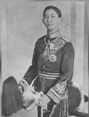 artillery_11's tweet photo. พระราชกรณียกิจของสมเด็จพระบรมราชชนก
พระราชกรณียกิจในการปรับปรุงการศึกษาแพทย์ การศึกษาพยาบาล และการปรับปรุงโรงพยาบาลศิริราช 

#วันมหิดล
#พระบิดาแห่งการแพทย์ไทย
#บ้านปืน11
#arty11 https://t.co/34Rwl4JMkO