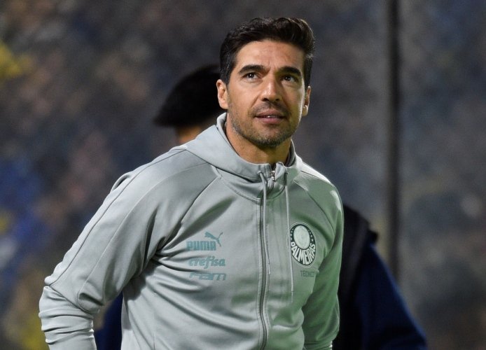 ✅️Eliminó a River en semis de copa y los dejó llorando un buen tiempito

✅️ Bicampeón de América 

✅️ Halagó la historia de Boca en varias ocasiones

✅️ Su futbol es excelente y va a limpiar a todos los burros del plantel

Abel Ferreira es el indicado.
