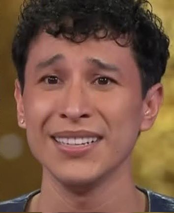 SoyYetzel's tweet photo. Un pausa comercial.

Quiero pedir una cámara, se puede pedir una cámara?!

Quiero pedir a todos nuestros televidentes QUE YA NO VOTEN POR JESSY lo pido de corazón.

Fin del comunicado.

#LaAcademiaDisney https://t.co/ng8WMfEQE3