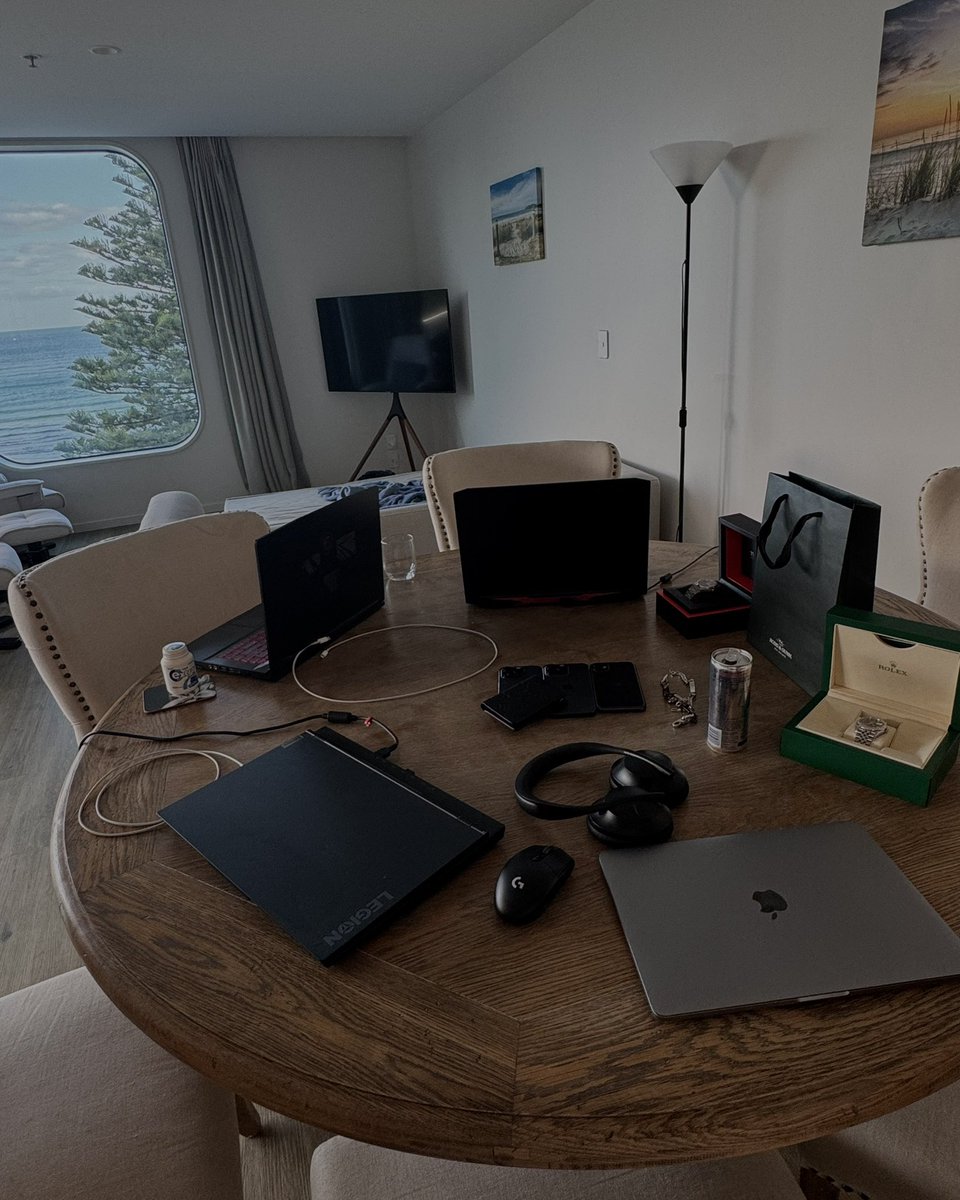 _Sam_Ecom's tweet image. $16k in 2 weeks and I’m only 20 years old 

Calm before the storm of Q4…

People are still clueless on what to do while being trapped in their 9-5 

Comment “get rich” and I’ll send you everything you need to print like this for free!