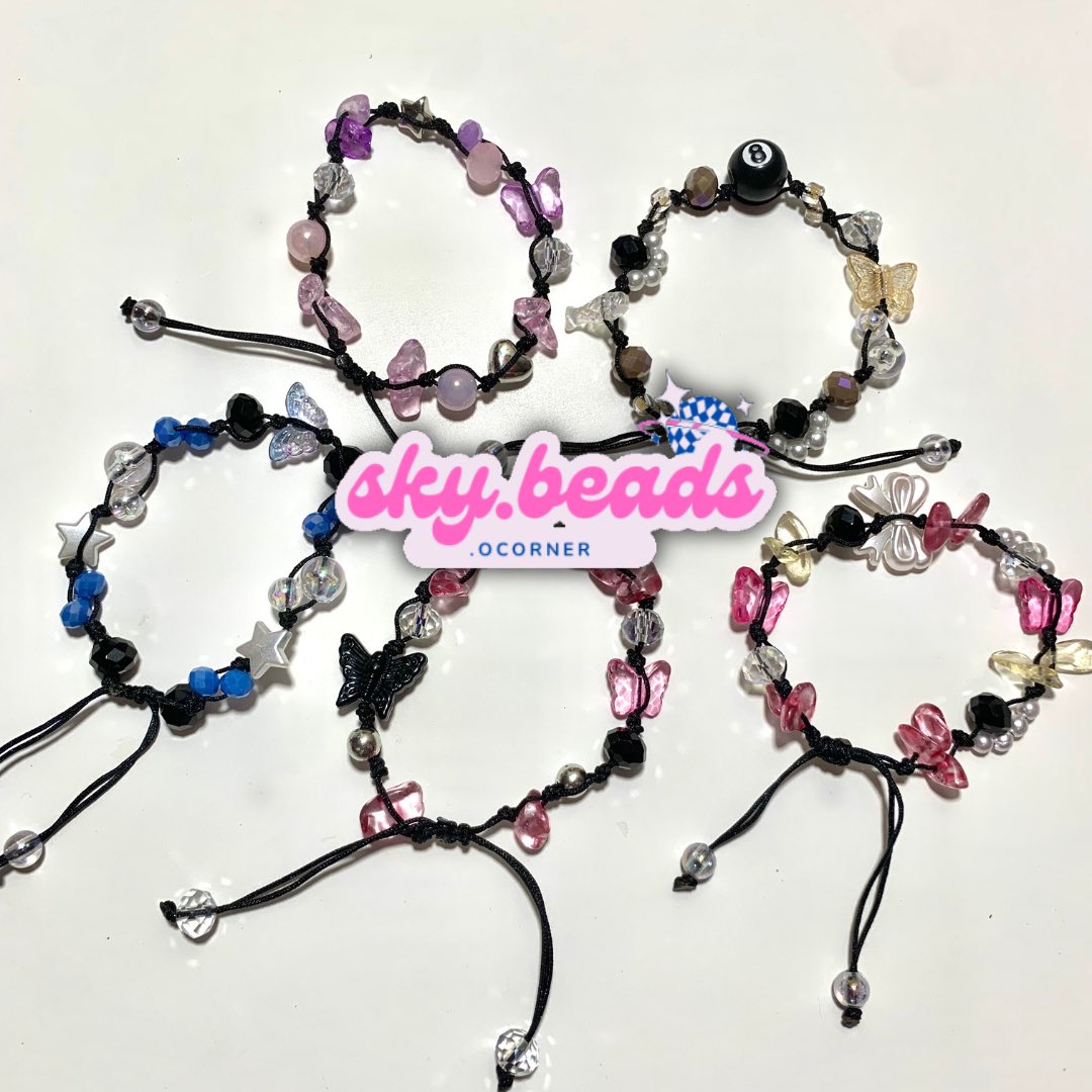 kagam1ii's tweet photo. HI GUYSS 😻 
aku jual gelang manikk” dan acessories lainnya , dan untuk karya karya ku inii 100% handmade + ide ku sendirii 😋 
YUUKK DIBELII😻😻 
anw aku jugaa ada stand offline yaa 🤏🏻 
untuk lebih lengkapnya kalian bisa cek ig aku @skybeads.ocorner 😻.  
#SmallBusiness https://t.co/CZdTNEcyYK