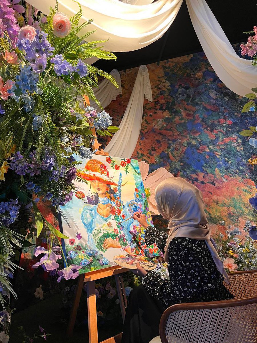 Tarikan terbaru dan menarik di Malaysia  🌌

Kalau minat classical arts and music macam Van Gogh, Beethoven, Mozart &amp; Monet boleh la bawak bestie or pasangan. Sumpah best!

📍Art &amp; Symphony — The Immersive Journey Exhibition