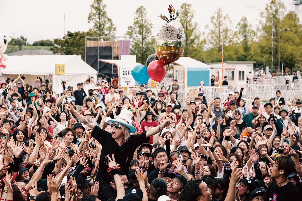 HydeOfficial_'s tweet photo. #HYDE
#ASHDAHERO
#HBDASH
#イナズマロックフェス
#IRF24
#次のワンマンは神戸
#次のフェスはStrawberryMusicFestival https://t.co/x25BPQOSGT