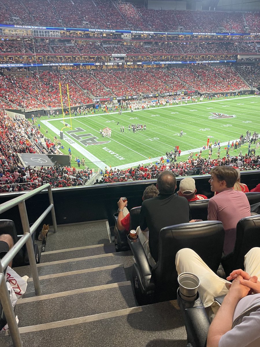 MitchellASmith's tweet image. Late Sunday. Would be better with W