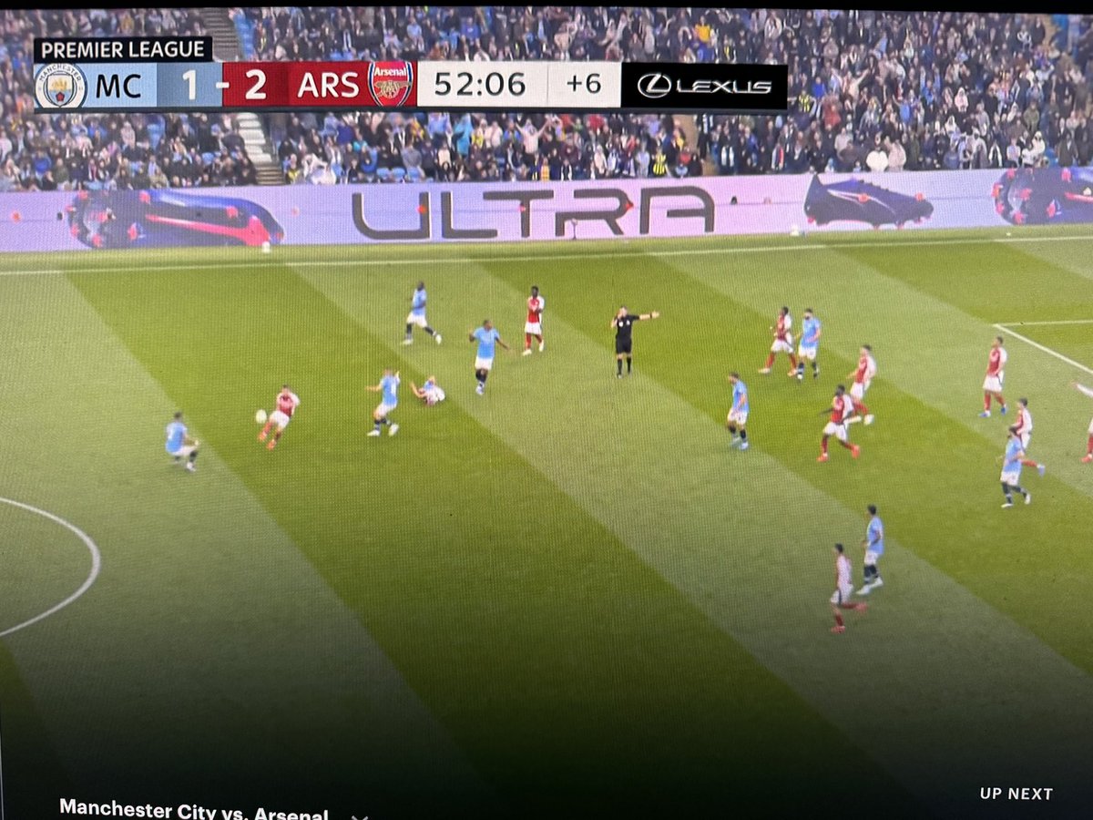 gunnermatt42's tweet photo. @maffathefaffa @maxrushden @guardian_sport @bglendenning @Will_Unwin @Seb_Hutch I watched it back and the whistle is still being blown when he kicked the ball. There was less than a second between this frame just after he kicked it and when Oliver blew the whistle. He’s clearly trying to put the ball into space in front of Martinelli. https://t.co/4kWSBHEpsX