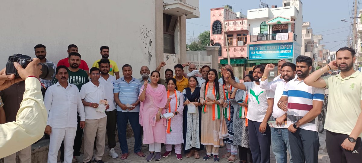HaryanaPMC's tweet photo. #कुरुक्षेत्र विधानसभा से कांग्रेस प्रत्याशी श्री अशोक अरोड़ा  जी*  के पक्ष  मे  जिला अध्यक्ष मीना शर्मा अपने साथियों के साथ  प्रचार करते हुए। https://t.co/qG3HdJCSkO