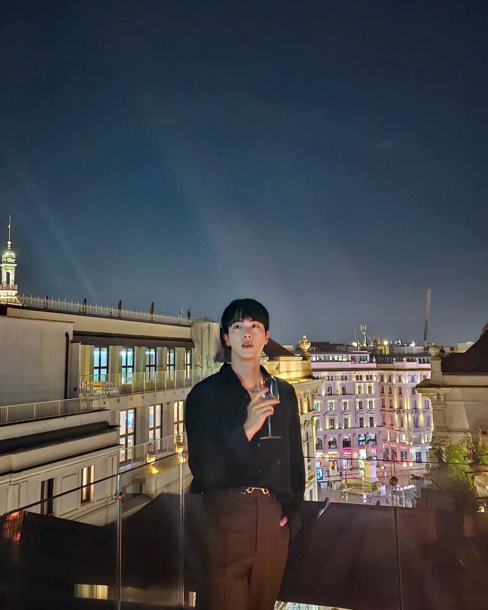 PurpleStationMX's tweet photo. Publicación de Jin en Instagram 

🔗https://t.co/xmwb5J66YH

#Jin #jinxgucci #gucci #jininmilan #seokjin #kimseokjin #bts #jinfashion #purplestationmx #purplestationfanbase #purplestation https://t.co/FUkBarhVPt