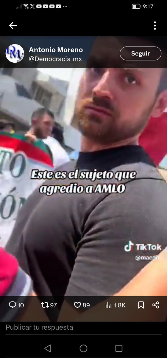 RockeraPrincesa's tweet photo. #OposicionTotalmenteDerrotada
ÉSTE ES EL COBARDE QUE QUISO AGREDIR A AMLO, VEAN BIEN SU FOTO, PARA QUE LO DETENGAN. https://t.co/sPLIlB3cRd