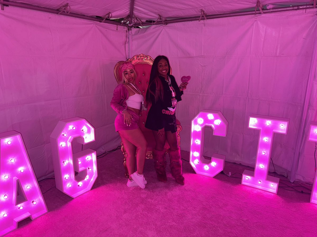 jadastokeees's tweet image. Ask Lil Wayne who the  b!tch is? 
💖🩷💞💕⭐️⭐️⭐️⭐️⭐️

#PinkFridayWorldTour
#GagCityInglewood
#PinkFriday2Tour 
#GagCity #NickiMinaj 
#GagCityReloaded
#PF2GagCityReloaded