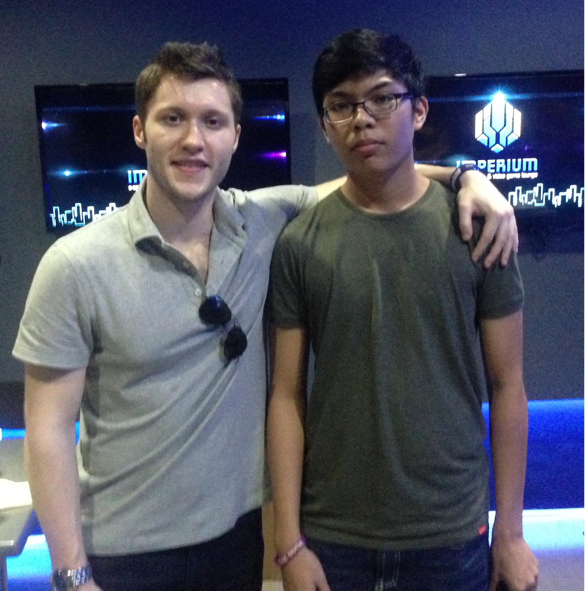 lolNeep's tweet photo. @snoopeh @speedrun Was awesome bumping into you again 🔥 Meeting you years ago was one of the reasons I chased the dream in gaming. You bridged the world of esports I’d watch on Twitch into my real life back in the Philippines.

Hoping for another photo update in another 10 years 🙏 https://t.co/AXhObNfri4