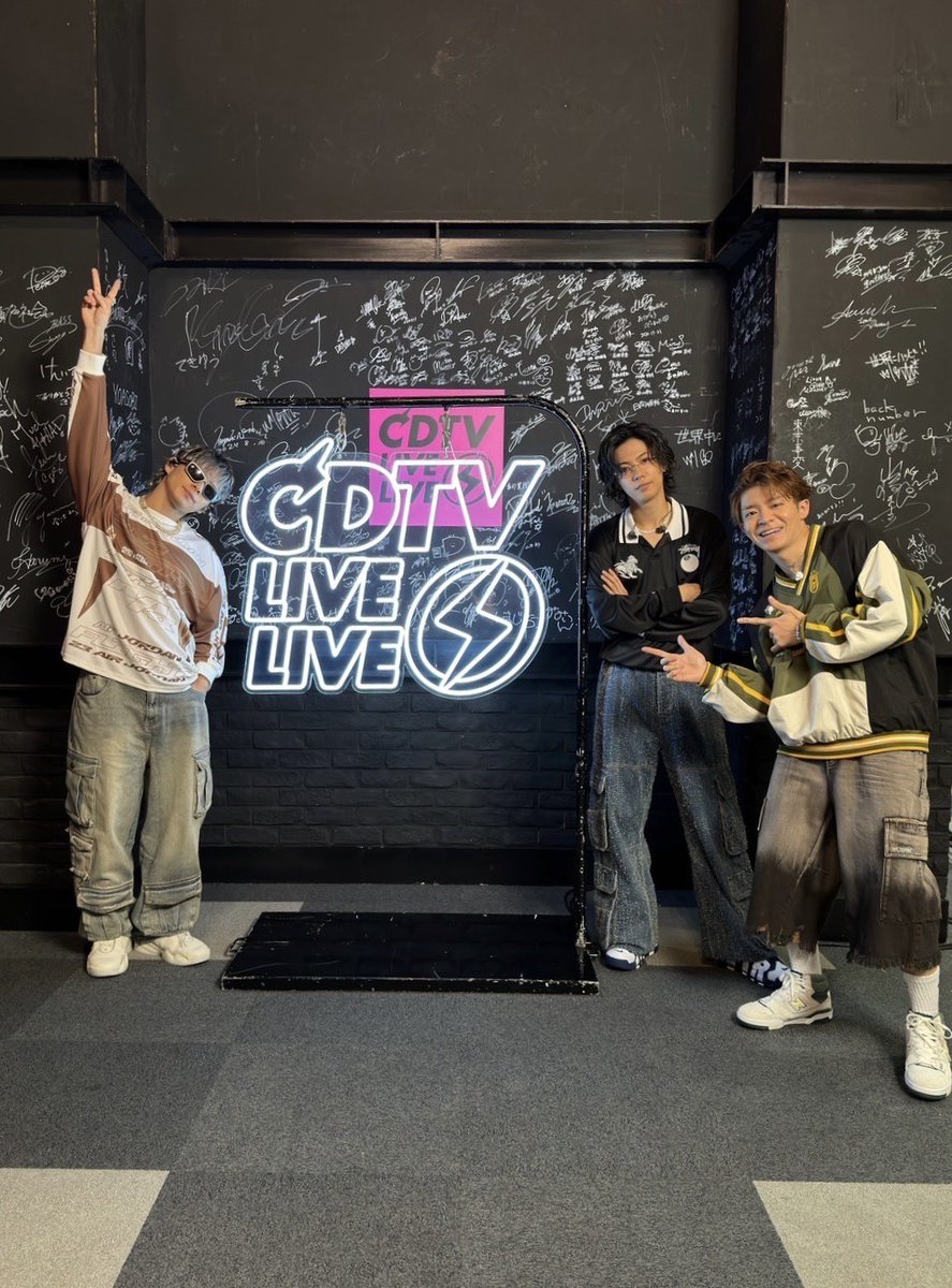 number_i_offic's tweet photo. Thank you #CDTVライブライブ ! 
#INZMLIVE

"INZM" (Hyper Band Live M/V)🎥
https://t.co/LX5PXIvq9z

Stream "No.Ⅰ"🎧
https://t.co/H8UKlkJJaT

Purchase "No.Ⅰ"💿
🛒https://t.co/eW00RClugD

#Number_i_INZM 
#INZM_HyperBandLive 
#Number_1 https://t.co/0VYGVZpTUT