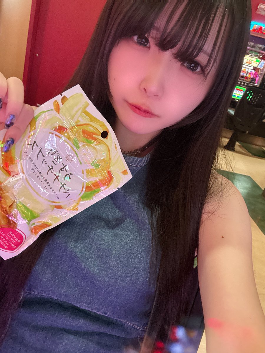 cocona_kamone's tweet photo. 戻りました🐖
❣️お昼の人気台❣️
お昼も朝と同じくSammyや華が人気💡💡
・北斗・防振り・エウレカ4
・モンキー・天膳・バイオre2
・カバネリ・モンキー
・キンハナ・天翔
・沖ドキGOLD BLACK
・新HANABI・パルサー
左右がイケイケ❕私はハマってる🙂↕️🙂↕️けど左右の台の良さそうなので私も回すぞ(ᐢᴖ ·̫ ᴖᐢ)👍🏻
#GL7 さん🔰
“ PR ” #ルーズソックス