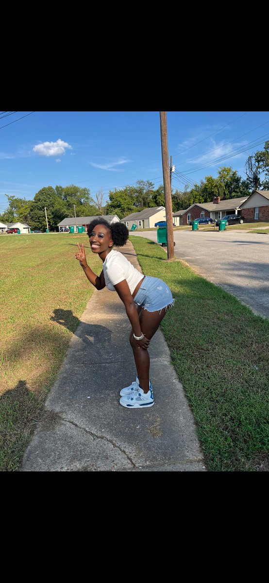 ari_xoxo7's tweet image. Pretty &amp;amp; Petite🤍🩵