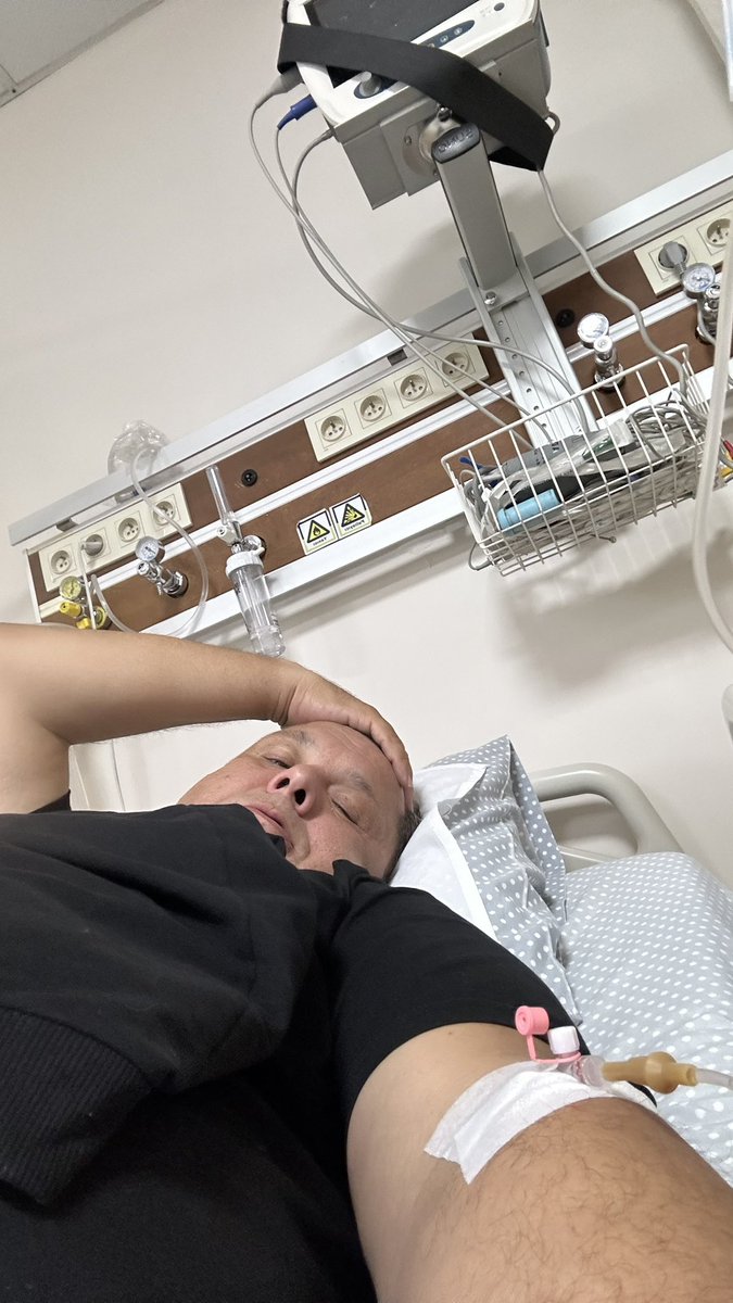 Perşembe akşamı yayın sonrası kaldırıldığım Yücelen Hastanesinden taburcu oldum. Yoğun çalışma temposu Muğla için üretme ve koşturmanın bedeli ağır oldu. Ciğere inen rahatsızlık şükür yerinde hızlı müdahaleye cevap verdi.Doktorum dinlenmemi söyledi ama yoğun bir hafta bekliyor.