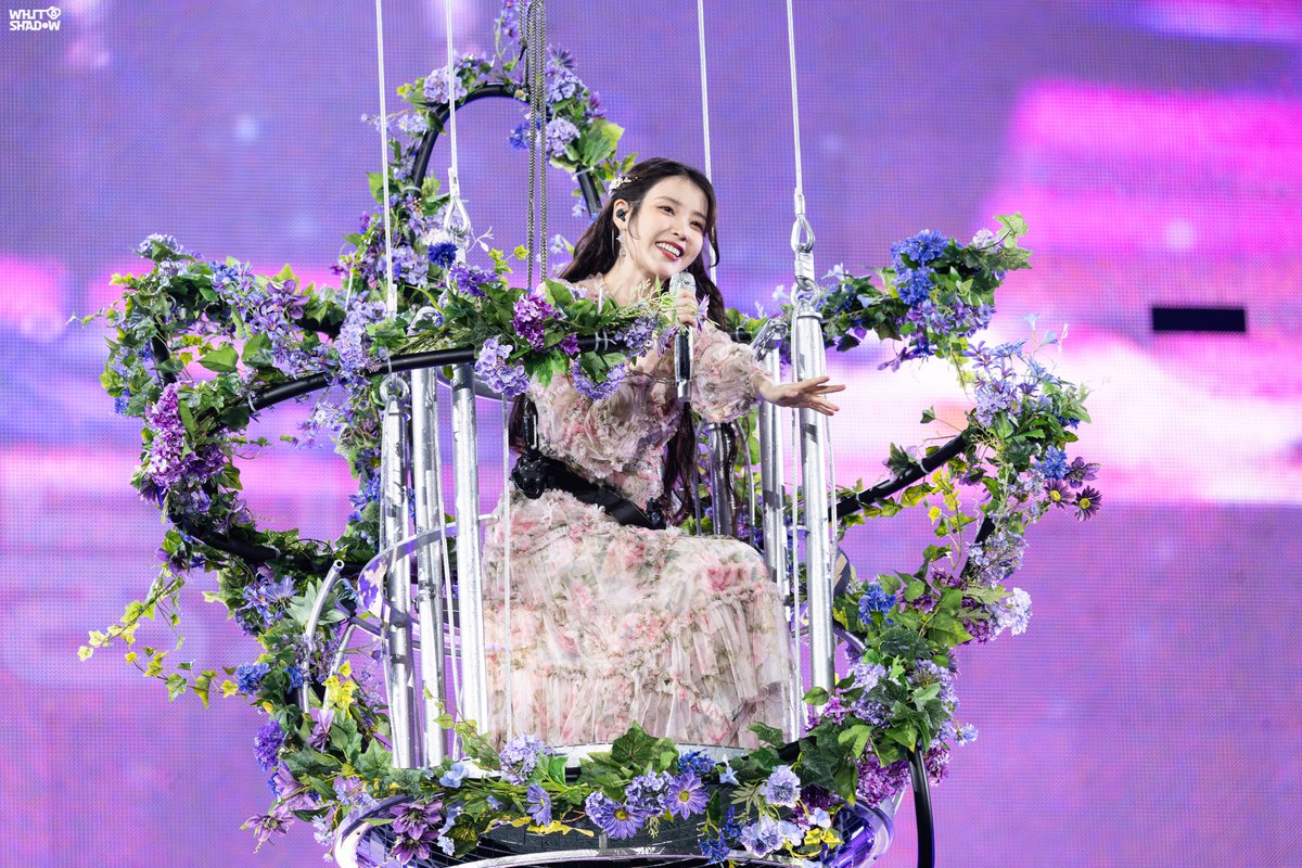 iu_whiteshadow's tweet photo. 240921 IU HEREH WORLD TOUR CONCERT ENCORE : THE WINNING   
･ ｡
 🌸∴｡　*
　･ﾟ*｡🌸･
　　･ *ﾟ｡　　 *
　 ･ ﾟ*｡･ﾟ🌸｡
　　　🌸･｡°*. ﾟ

#아이유 #IU 
#THE_WINNING #HEREH_ENCORE https://t.co/nJEboxcvuL