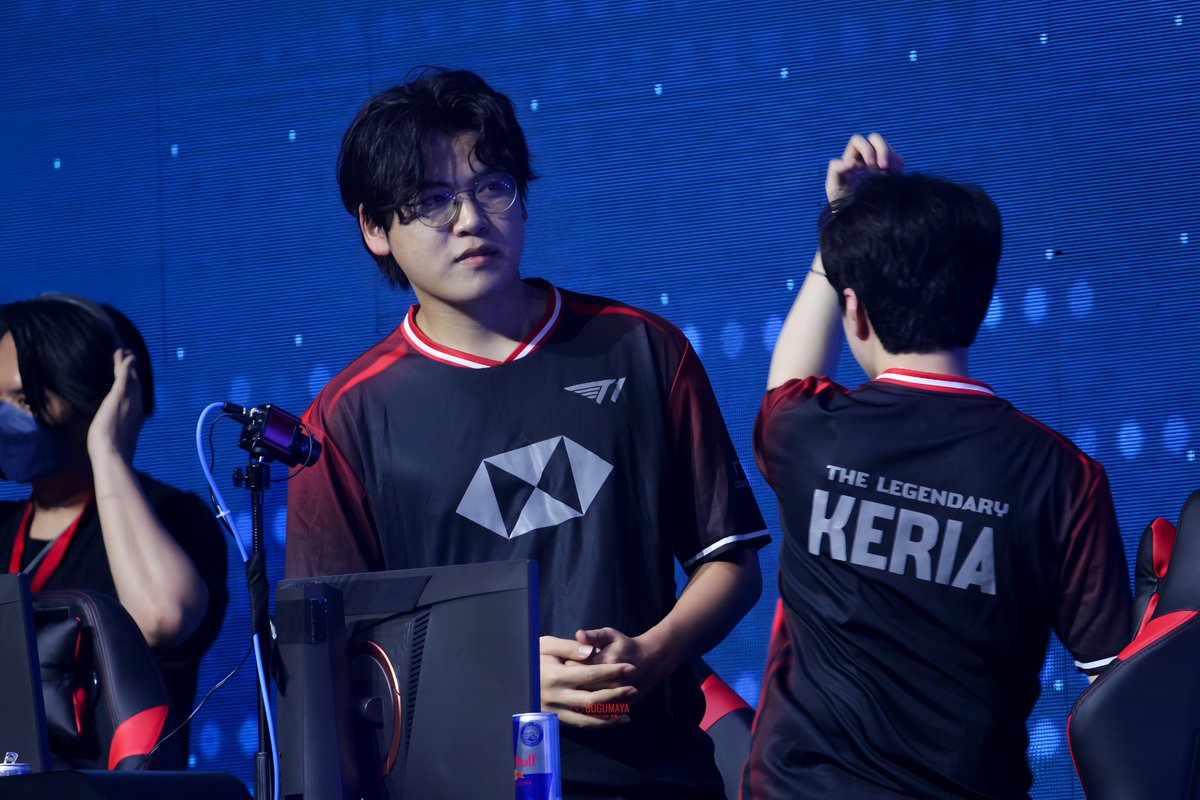 240922 HSBC One x T1 팬미
🐻 = 🐶🐶🐶 

#T1 #GUMAYUSI #KERIA #구케