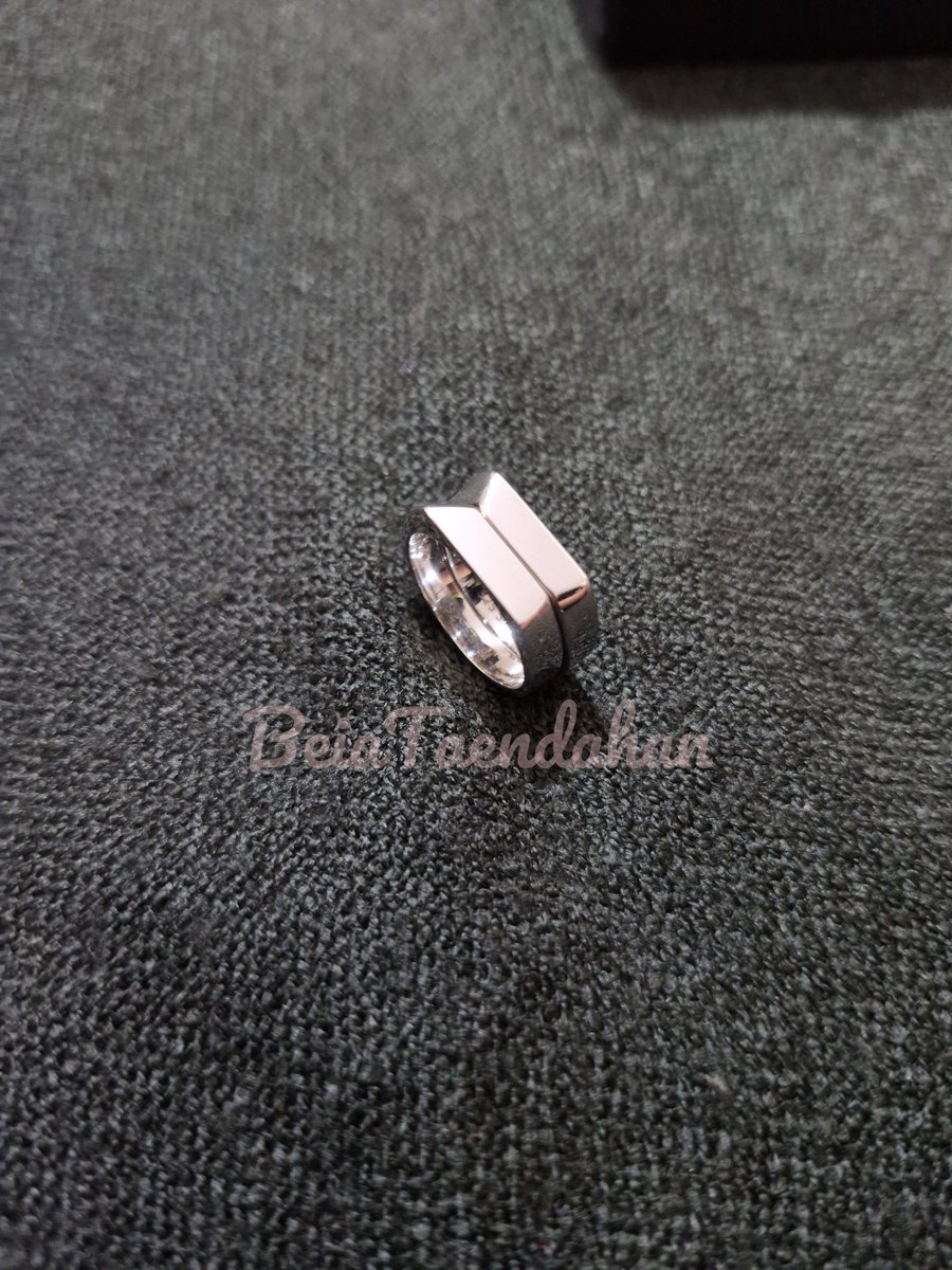 BeiaTaendahan's tweet photo. BTS MOTS Ring 
(ring and box only. No PCs)

PhP 490 + sf

MOP: bpi, bdo, gcash
DOP: 1 wk
MOD: ggx, sdd
Loc: Laguna

DM to reserve &amp; for more photos

#BeiaTaehyungOnhand
wts lfb ph https://t.co/HNfHpKzpb8