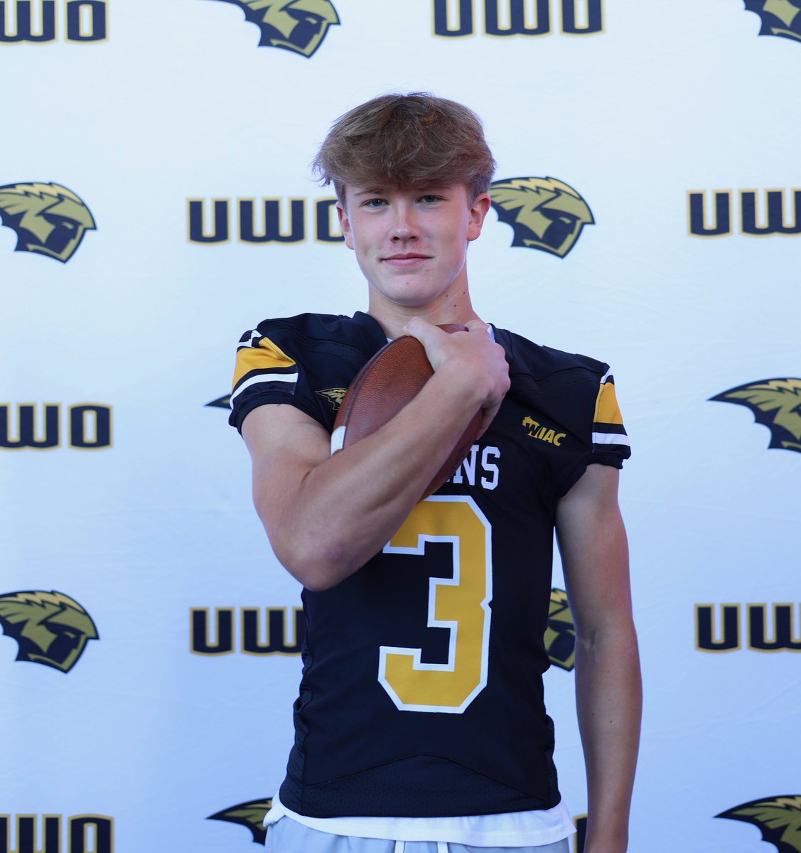 Thanks <a href="/UWOFootball/">UW-Oshkosh Football</a> and <a href="/mclaganTITANS/">Matt McLagan || Coach Mac</a> for the gameday visit!