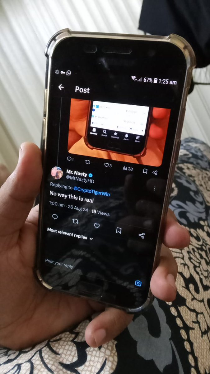 TrenchLM's tweet photo. If i win this giveaway , i would be able to change my 8 years old Samsung 🤣🤣
#RektoberChangesLivesDaily ❤ https://t.co/e8iE8EhT7X