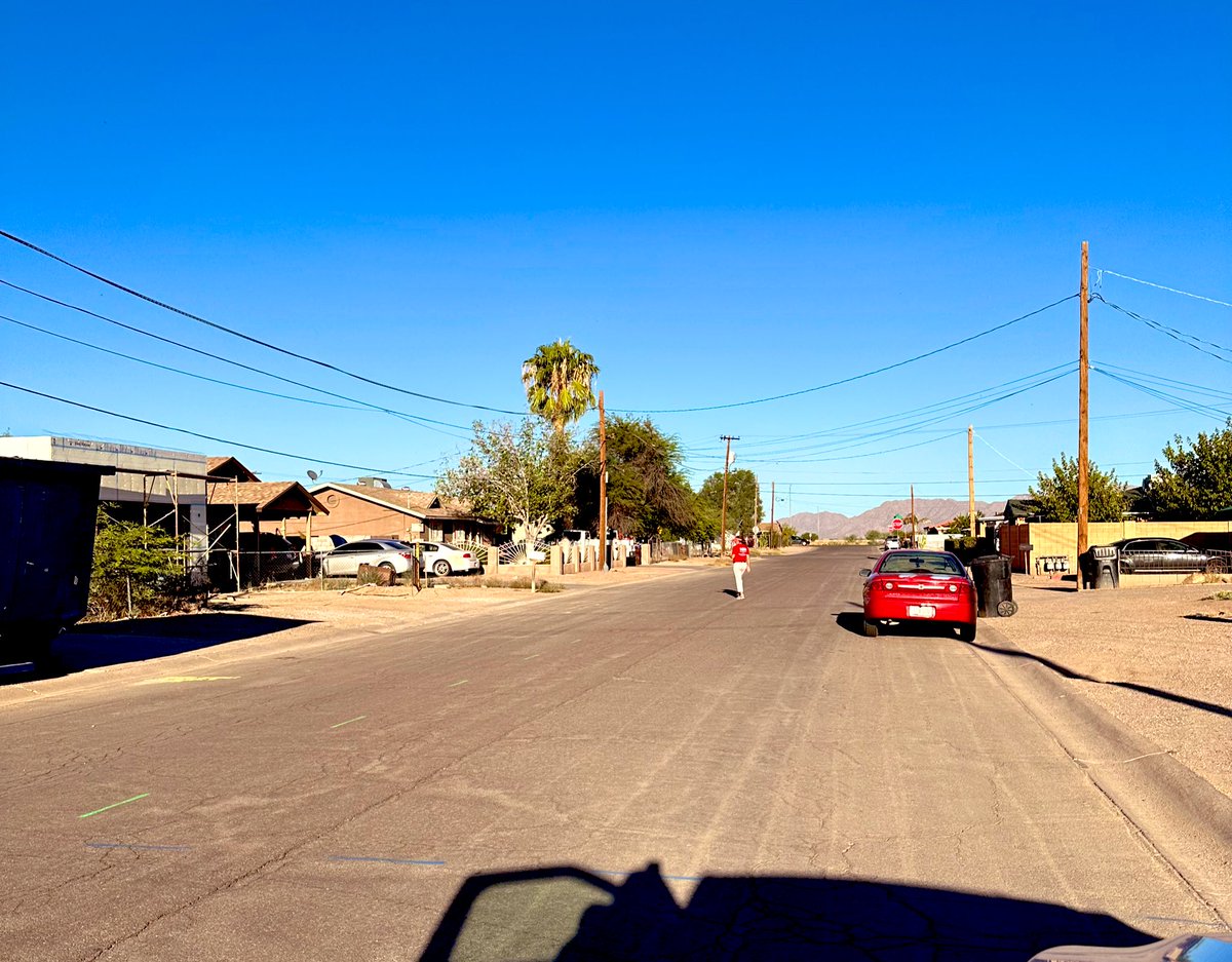 nickyin_'s tweet photo. Out on doors for @Seaman4House16 and @StaceyforAZ in Eloy this evening! The weather is perfect for evening doors and LD 16 is always fun! https://t.co/Wq9NKZNTZF