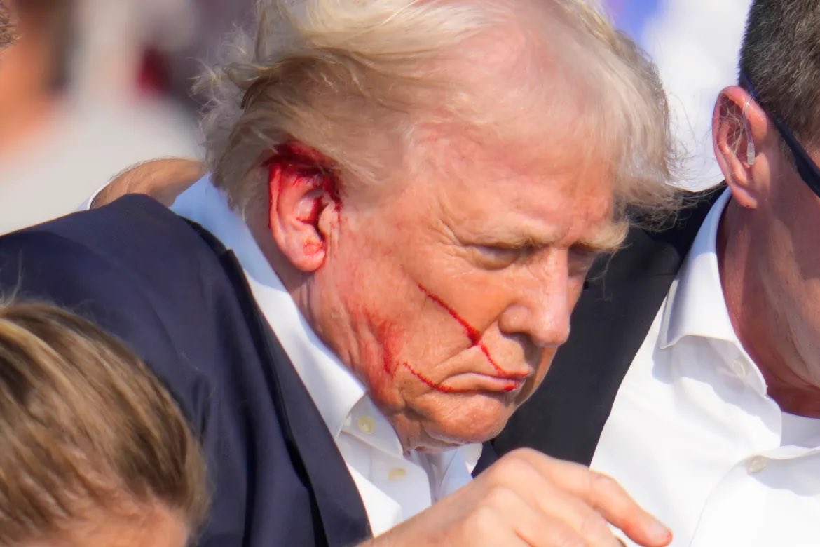 GROUNDEDTRUTHX's tweet photo. 🇺🇸 US Election is on 11/5, just like Man City’s 115 charges ⚽️
Guess what? There’s exactly 115 days from when Trump got shot in the ear👂to Election Day. #Election2024 #ManCity #115Days https://t.co/v7qQ3DdJr9