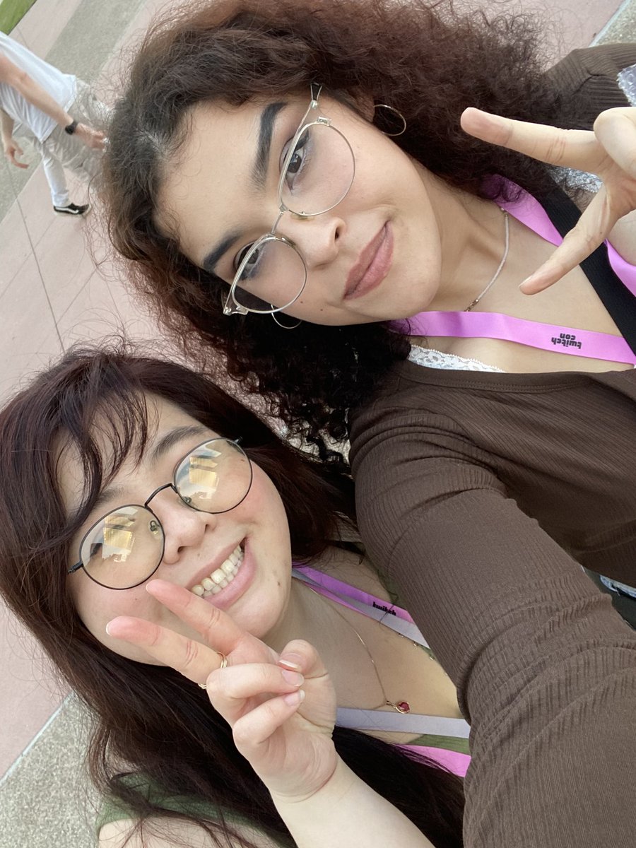 kaisened's tweet photo. @wenisprinkles i love u i’d give u everything good in life if i could >_< the prettiest, kindest soul 😭😭😭 https://t.co/zX2g0ma1lf