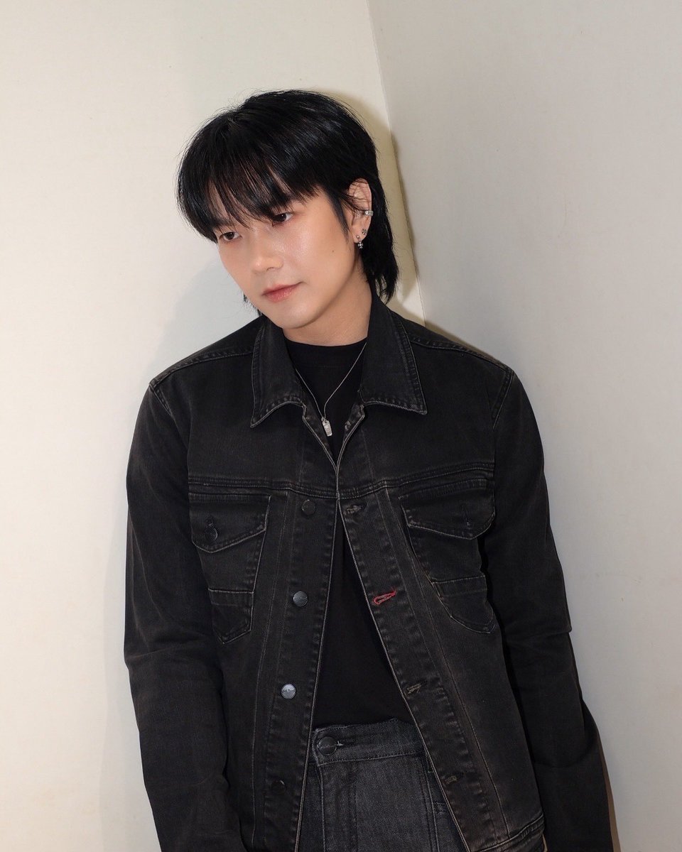 NewsinfinityEN's tweet photo. ROBINSON JEANS FEST ✨👖

JACKRUSSEL X BUILD
Build Wearing Denim

#RBSJackRusselXBuild
#NewsinfinityEntertainment https://t.co/EmqI0oaYfS