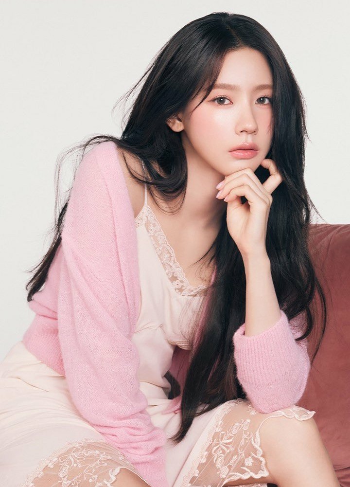 feliceunwoo's tweet photo. Beautiful voice 😍💚🎤 congrats princess Miyeon
And it's time for her to get the privilege of a special stage appearance at the MAMA awards 2024 👁 @MnetKR @MnetMAMA
#미연 #MIYEON #GIDLE #여자아이들 #DEVILSWAN #Mnet #CJENM https://t.co/eoZ4yqTbni
