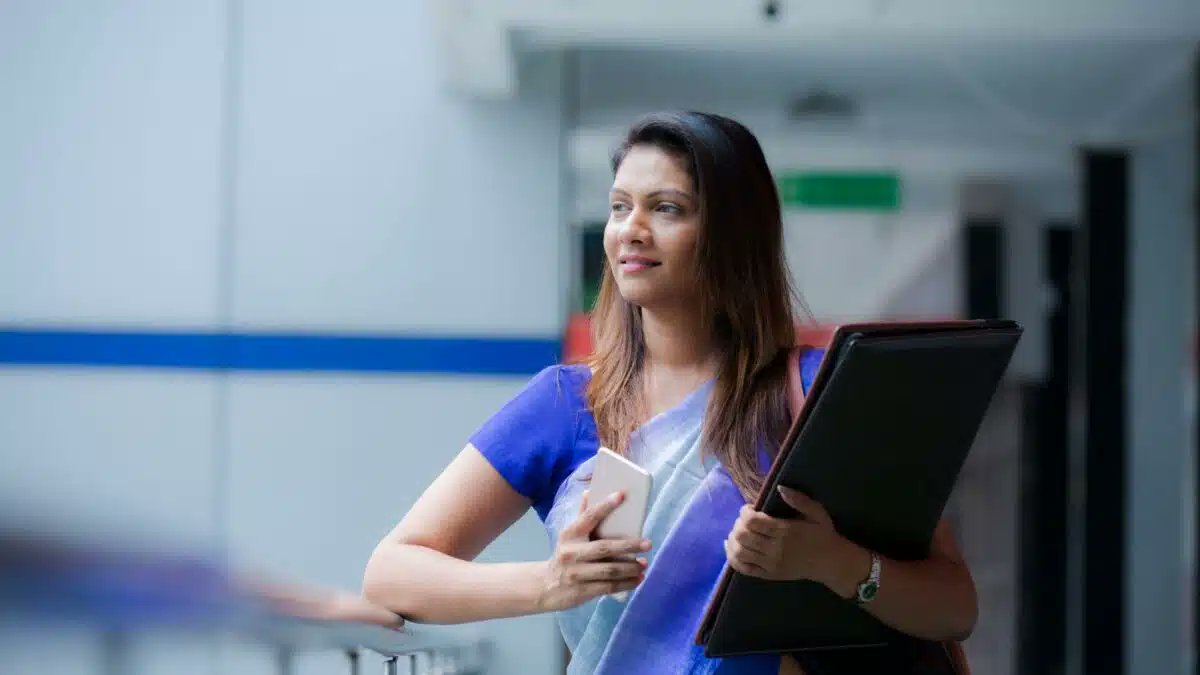learnpact's tweet photo. In the Indian workplace context, the term 'fresher' typically refers to a recent graduate with no prior work experience. However, when applied to returning mothers, it takes on a more insidious meaning. The 'fresher' treatment involves:

Read More https://t.co/8ZWQCXXkq3 https://t.co/sN4vqsnb40