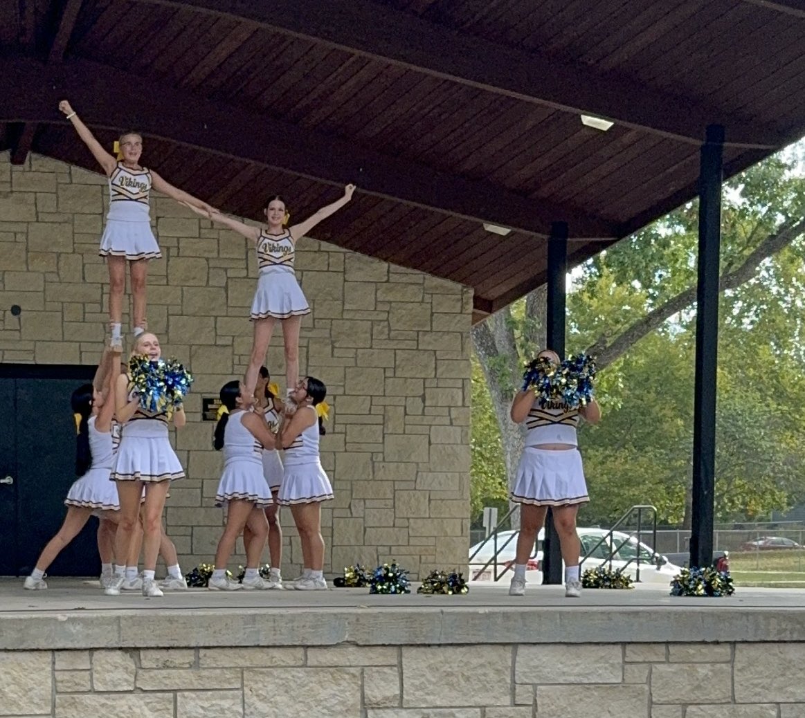Viking cheer tweet media