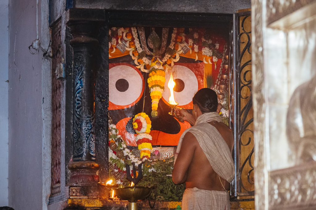 Mahaprabhu__'s tweet photo. ଓଁ ଶ୍ରୀ ନୀଳାଚଳ ନିବାସାୟ ନିତ୍ୟାୟ ପରମାତ୍ମନେ ପ୍ରଭୁ ବଳଭଦ୍ର ଦେବୀ ସୁଭଦ୍ରାଭ୍ୟାଂ ଶ୍ରୀ ଜଗନ୍ନାଥାୟତେ ନମୋ ନମଃ 
*ଆପଣଙ୍କ ଦିନଟି ଶୁଭ ତଥା ମଙ୍ଗଳମୟ ହେଉ https://t.co/zMJOSuU2cT