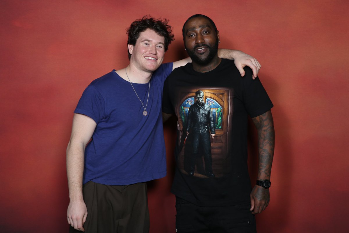 Dequail5's tweet photo. HAPPY MICHAEL MYERS MONDAY &amp; ALSO HAPPY BIRTHDAY TO ROHAN CAMPBELL AKA COREY CUNNINGHAM HE WAS DEFINITELY A COOL GUY STILL CANT BELIEVE I MET HIM ENJOY MAN🎃🔪

 #HalloweenEnds #MichaelMyers #CoreyCunningham https://t.co/t605gJYC9F