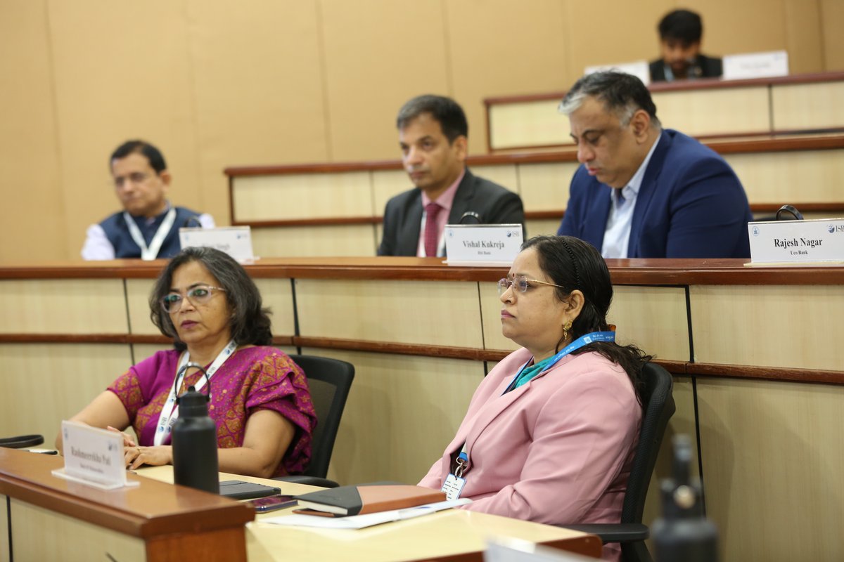 ISB_CEE's tweet photo. We welcome the #CHROs from IBA's Member Banks to ISB as they embark on a bespoke learning journey designed to provide advanced insights into strategic HR leadership, enabling them to lead with purpose and elevate their banks' people strategies.

#ISBExecEd #Government https://t.co/fLYtfRxAAI