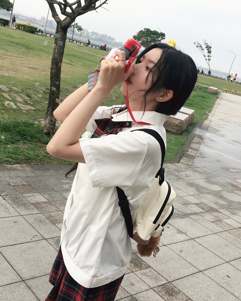 E927_'s tweet photo. ㅁㅊ 교복은비 올려줫어..🥹 https://t.co/2X5aWo3A0q