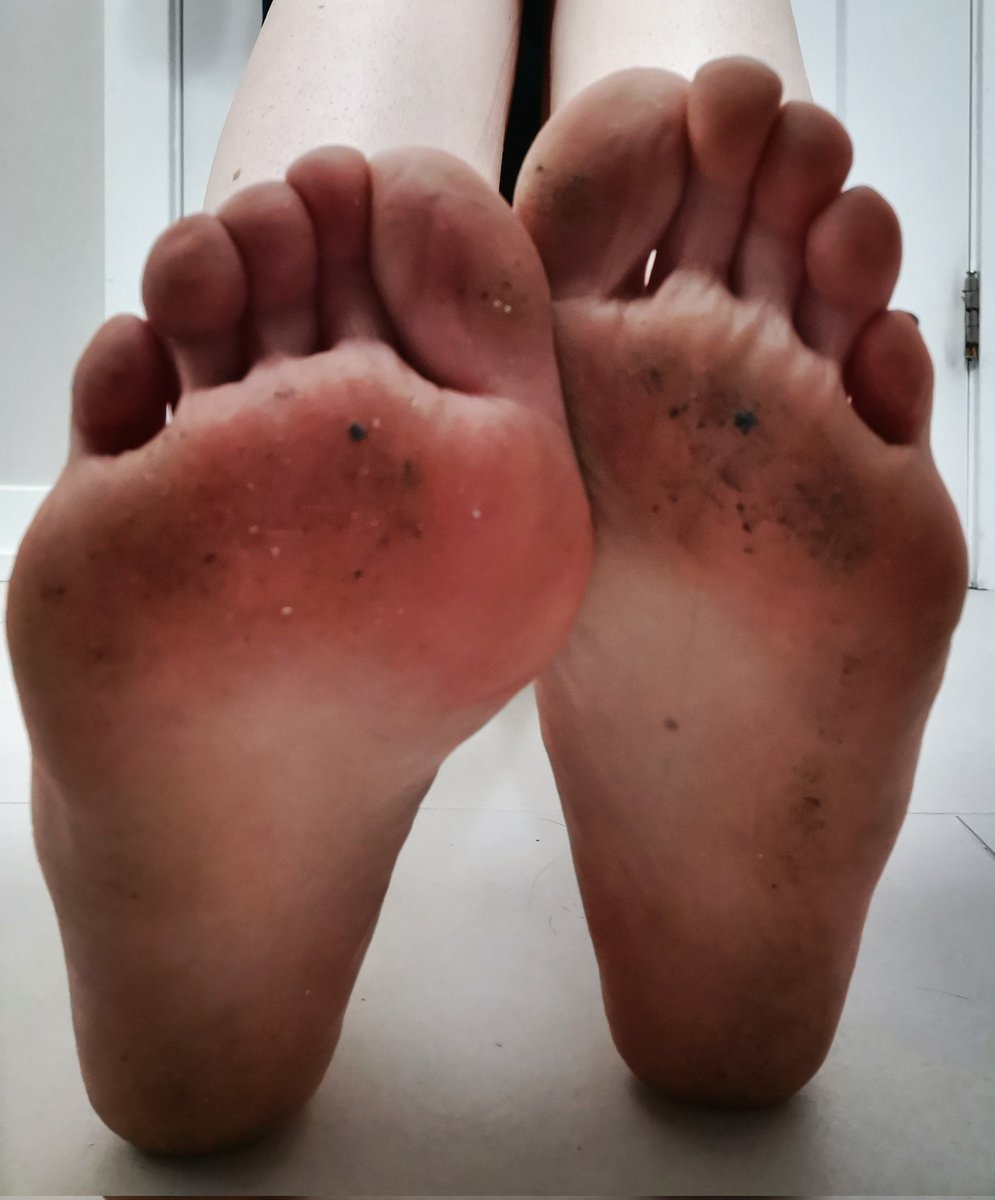 NFaschia80369's tweet photo. Alright slaves, whose on clean up?! 🙄

#femdom #Feetworship #rt_feet #feetopia #rtdoms #FootFetishPromo #FootParadiseRT #soles #socks #footslave #footsoles #FOOTFETİSH https://t.co/E18FAXZv0l