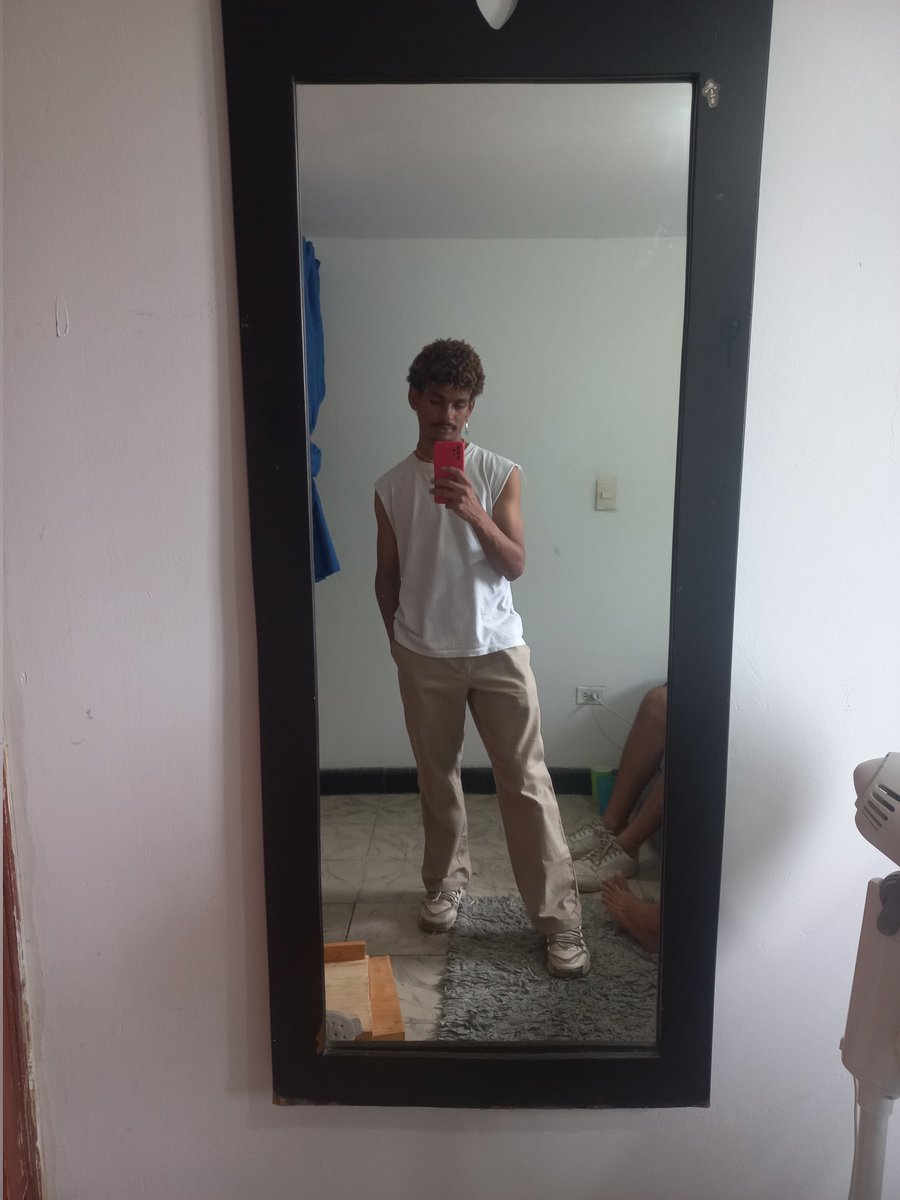 PlebeBoy tweet media