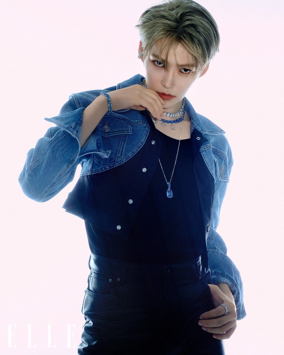 viraltakes's tweet photo. Sung Hanbin of ZEROBASEONE for SWAROVSKI and ELLE Korea. https://t.co/Qnv4oeXmMg