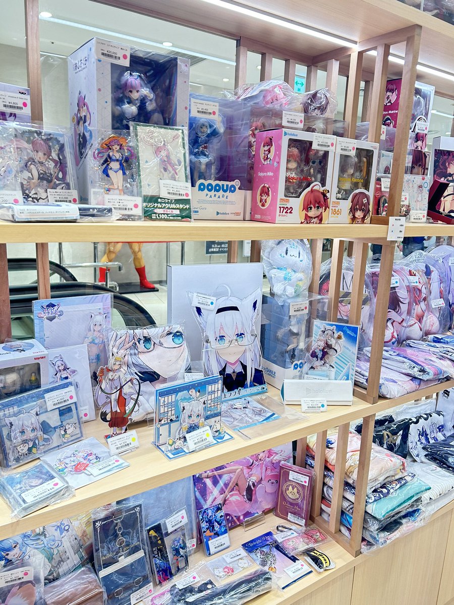 ホロライブの入荷止まらない…‼️
アクスタ、フィギュア、雑貨類などなどとにかく新入荷が止まりません、！！！！
三連休ラストの今日1番狙いどきです🤫💓

本日も元気に営業しております👩‍💼🌟
ご来店お待ちしております💭

#トイズキング #名古屋パルコ #ホロライブ