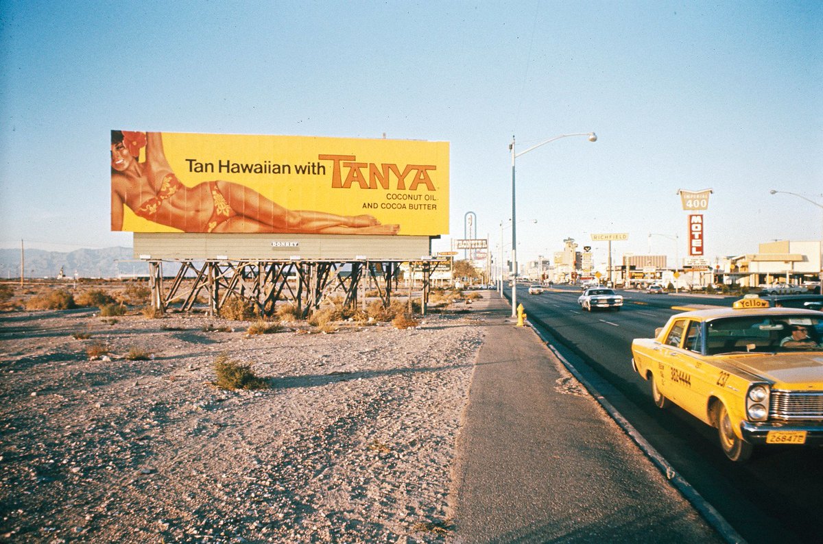 thinkvic11's tweet photo. Best place to read "Learning from Las Vegas"
Excavated the old cover image and then took a photo from the same spot after half a century. 😆 How different! https://t.co/l80lAChAso