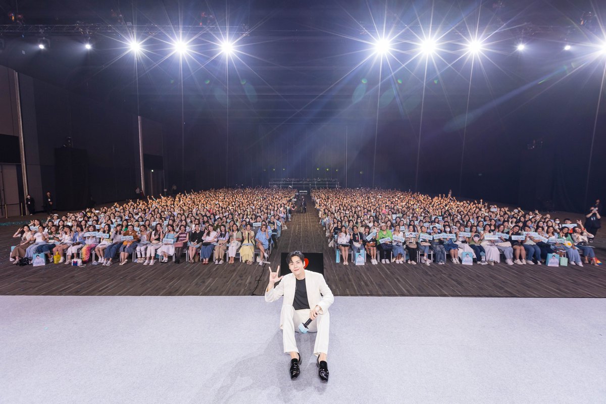 PMCenter_th's tweet photo. Meet & Greet สุดจึ้งใจกับงาน #DrPONGxKimSeonHo #EffectiveLovexKSH ที่ในครั้งนี้ #DrPong ได้พาหนุ่ม “#KimSeonHo” พระเอกสุดฮอตจากเกาหลีที่ถือตำแหน่งพรีเซนเตอร์คนแรกของแบรนด์ให้มาเจอกับ “ซอนโฮฮาดา” มาเติมความอบอุ่นหัวใจและร่วมสนุกไปกับพี่ซอนโฮ บอกได้เลยว่าครั้งนี้ Dr.Pong #ทำถึงมาก https://t.co/V96sKkDmjU