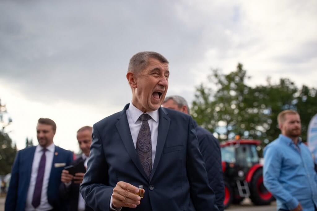 Babiš vyhrál i tam, kde připravil lidi o práci.

Příběh z Roudnicka mimo jiné ukazuje, jak mají voliči krátkou paměť.

neovlivni.cz/babis-vyhral-i…