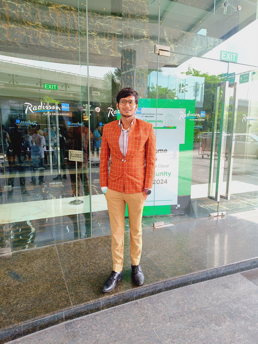 rahul_rokx's tweet photo. Glad to be a part of #GoogleCloudCommunityDay2024 #GCCDND by @Google Was n Awesome Event wth a Very Smart Audience,Brilliant Organizers and Amazing Speakers! #GoogleCloudCommunityDay
Huge Thanks For a Great Experience To al The Gud Folks I Met
#GCCDND #Google #RahulSinghParmar https://t.co/hJAUkwWIWN
