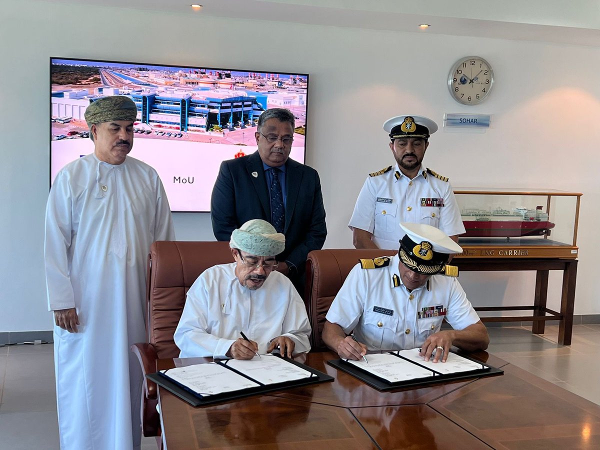NU_oman's tweet photo. MOU signing ceremony between Sultan Qaboos Naval Academy &amp; NU https://t.co/1uCkwt9tcs